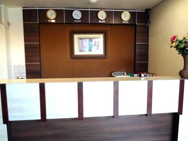 Hotel Airport Residency 아흐메다바드 외부 사진